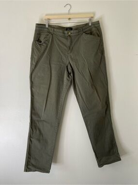 Reitmans Olive Green Chino Pants